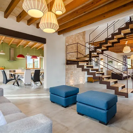Pleta Comuna Hotel 4*
